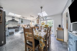 Kitchen diner angle 1- click for photo gallery
